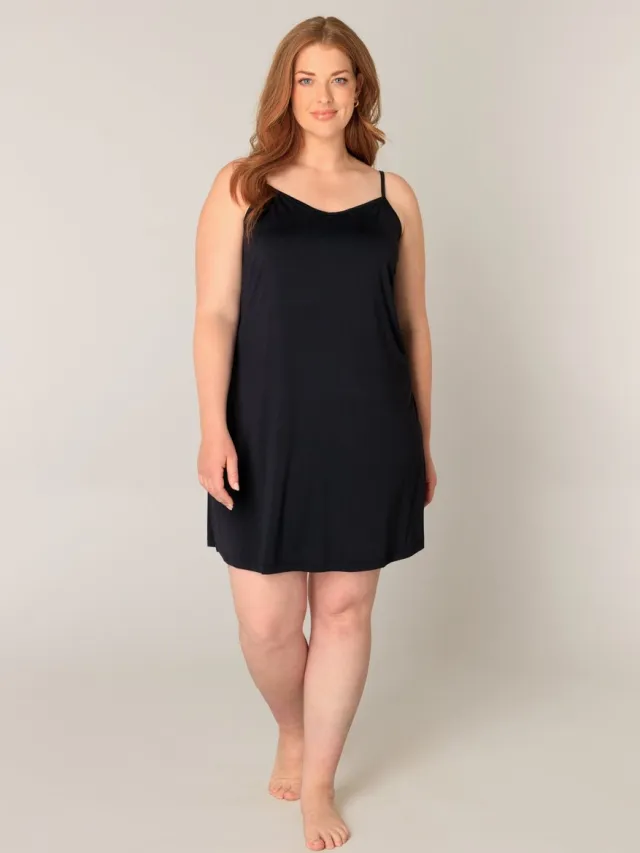 Base Level CURVY BLCYanira Jurk - Black - maat 4(54/56)