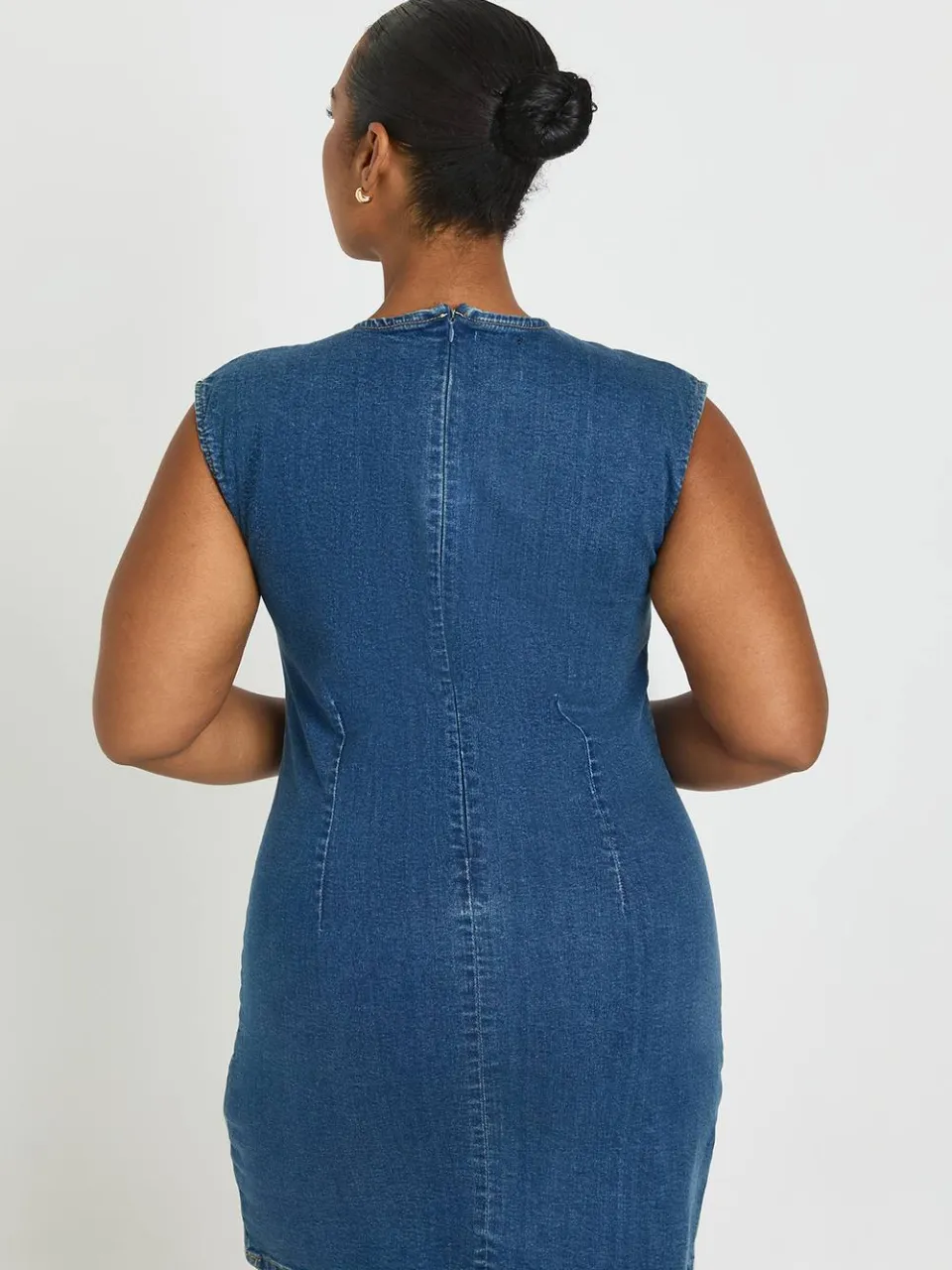 boohoo Dames Plus Basic Denim Rechte Jurk, foto 2