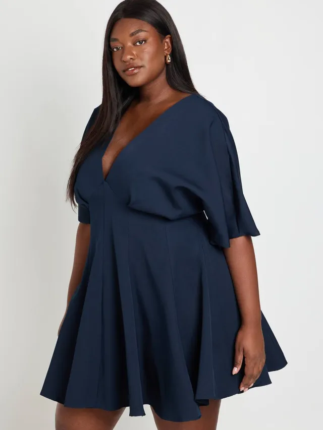 boohoo Dames Plus Geplooide Skater Jurk Met Rok Marineblauw