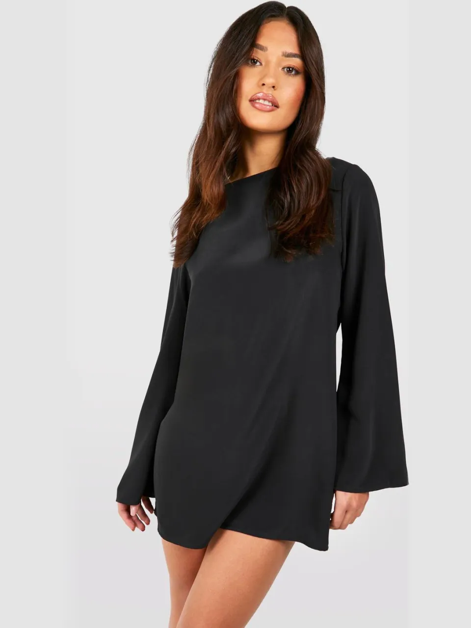 boohoo Dames Petite Jurk met Strikdetail en Open Rug Mini Jurk zwart