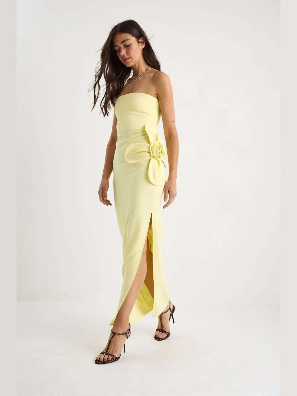 Bianco Lucci Strapless Bloemen Maxi Jurk met Strikdetails geel, foto 2