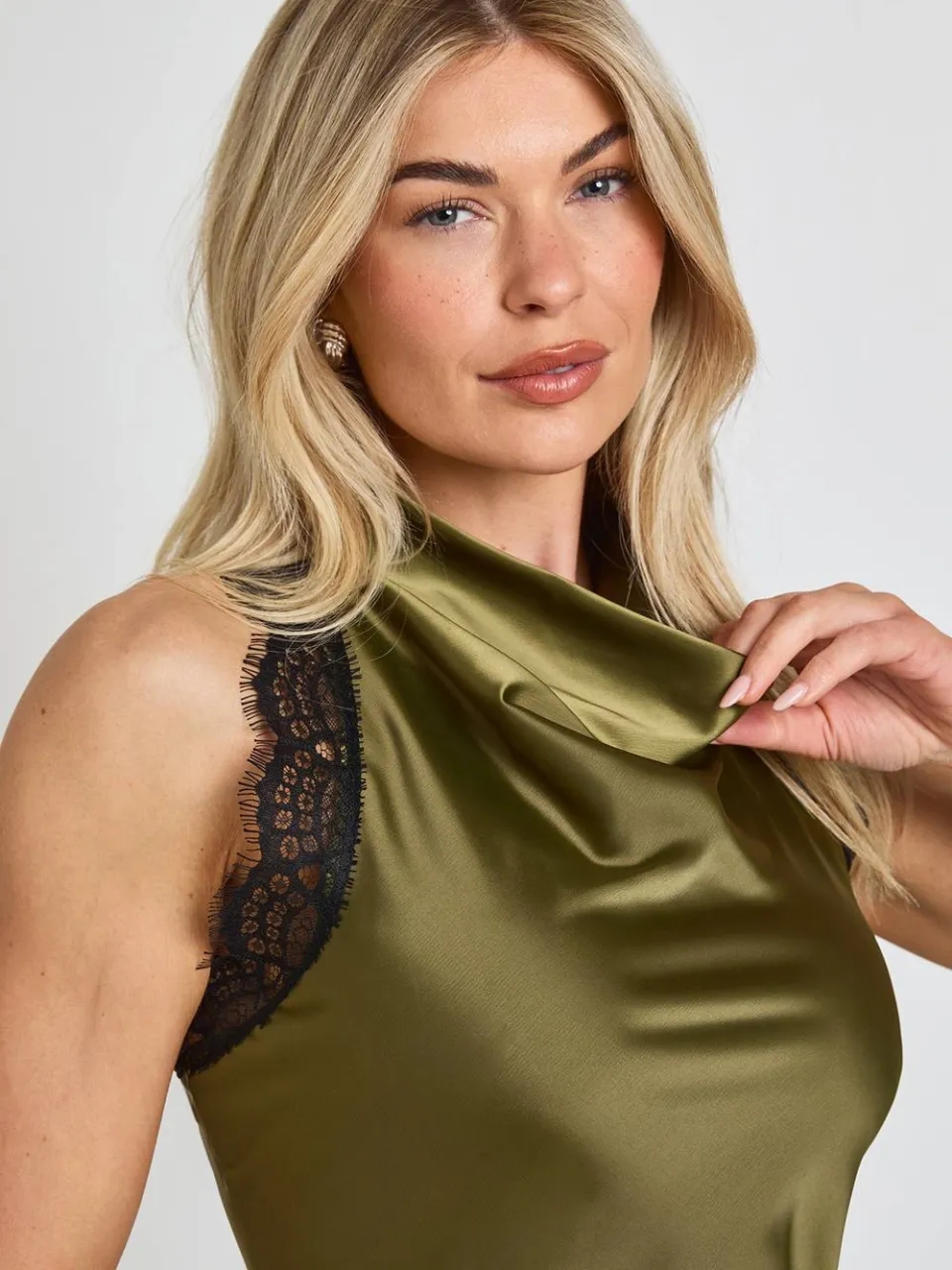 boohoo Dames Midi-jurk Van Gestructureerd Satijn Met Kanten Afwerking kaki, foto 4