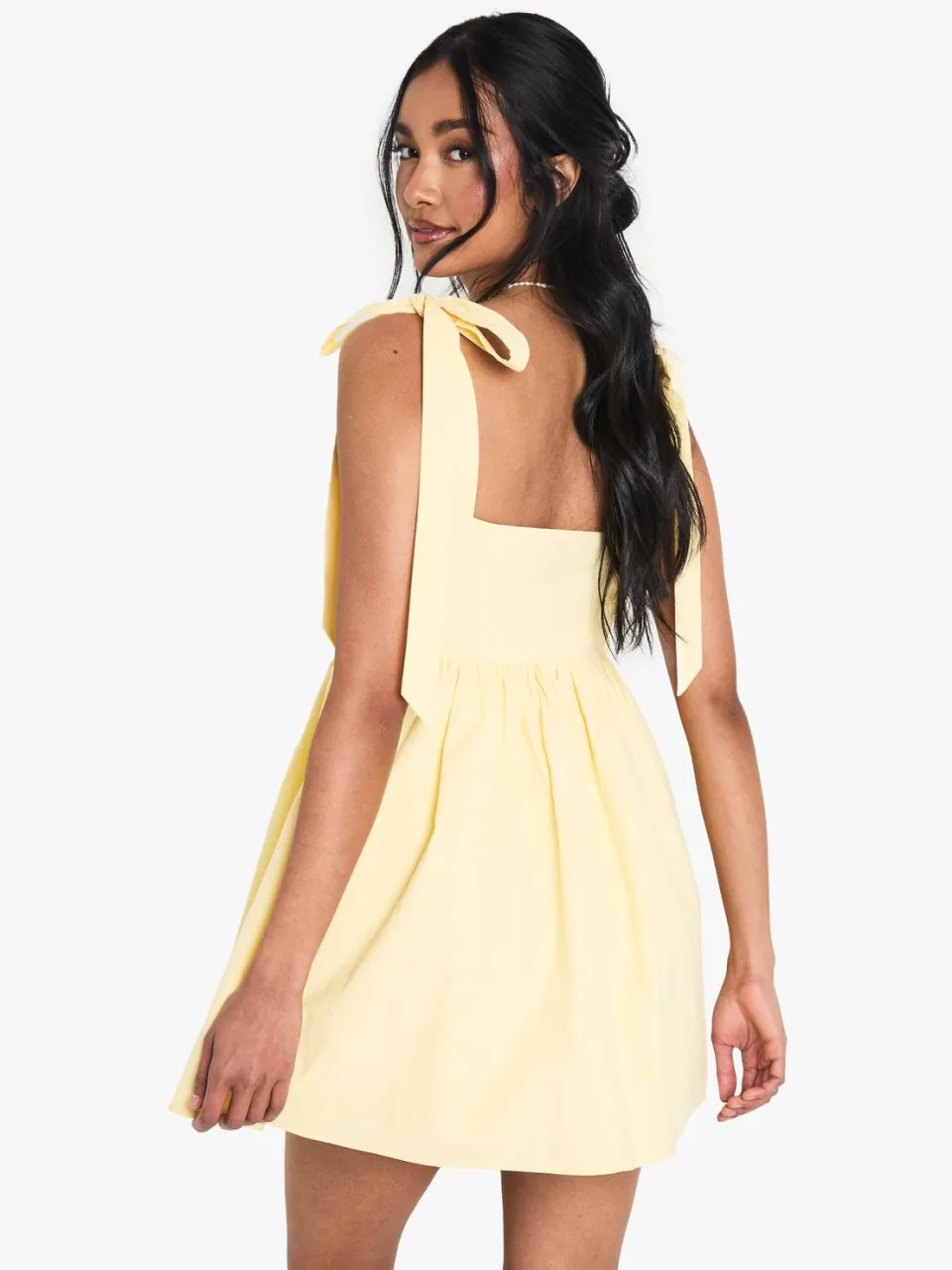 boohoo Dames Cotton gerafelde buste mini jurk met bandjes op de schouders citroen, foto 2