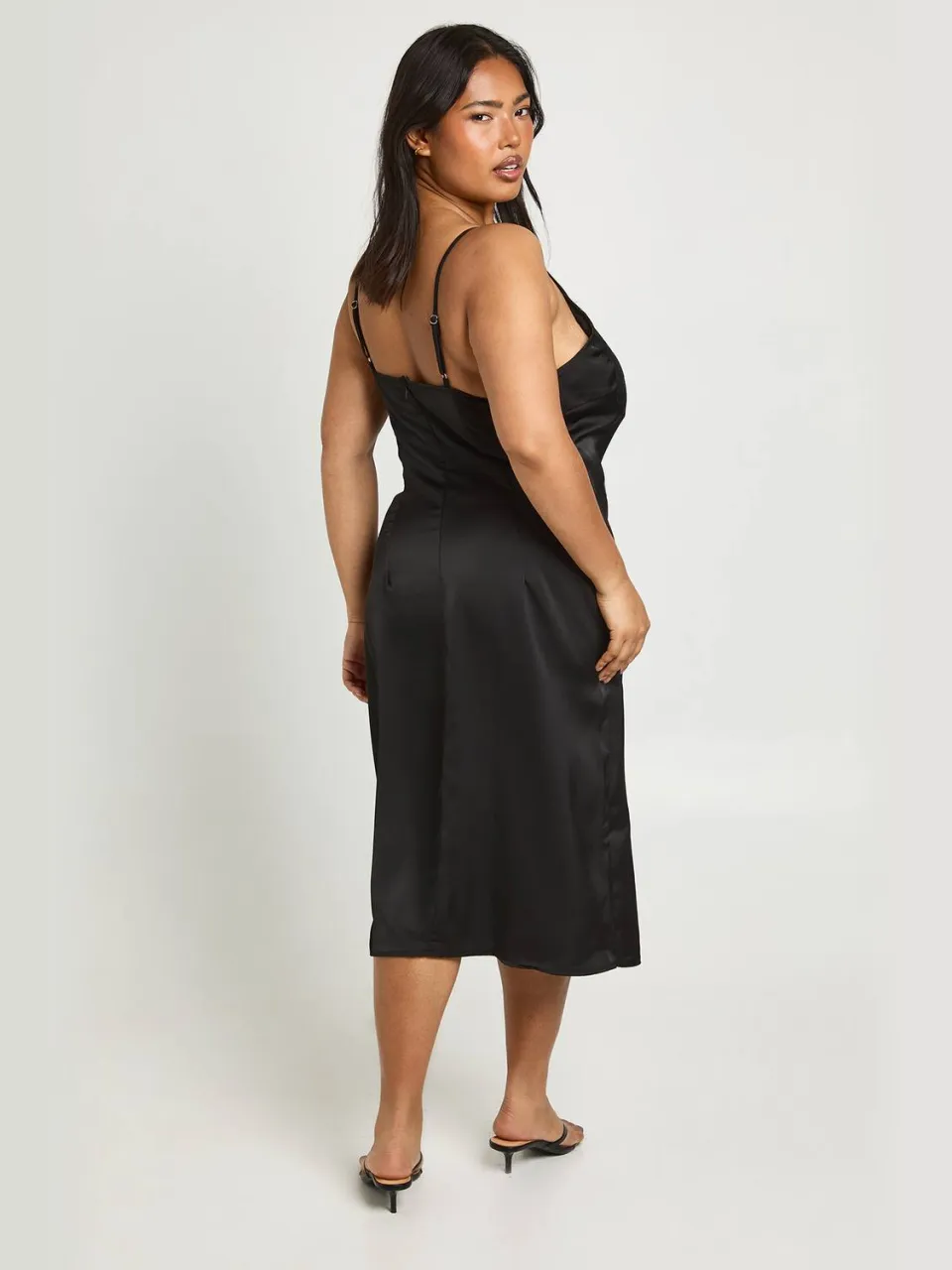 boohoo Dames Plus Satijnen Slip Jurk Met Contrasterende Kanten Rand Detail zwart, foto 2