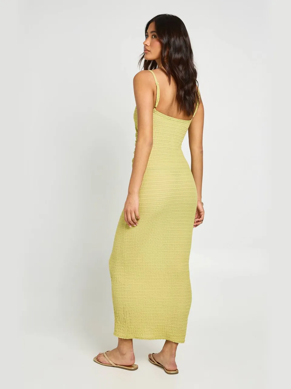 boohoo Dames Getextureerde Midaxijurk Met Geplooid Middel limoen, foto 2