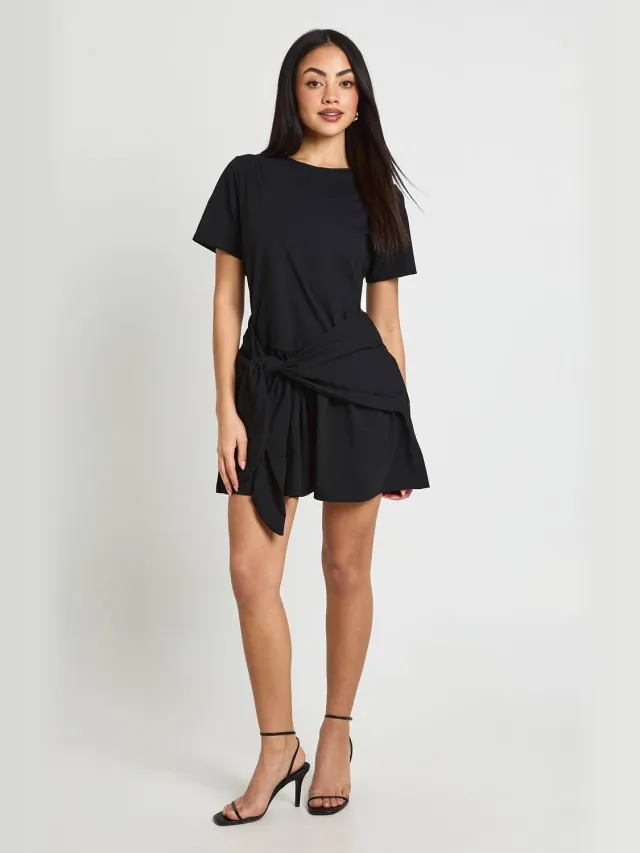 boohoo Dames Jurk Met Strikceintuur En Lange Mouwen In Smock-stijl Zwart