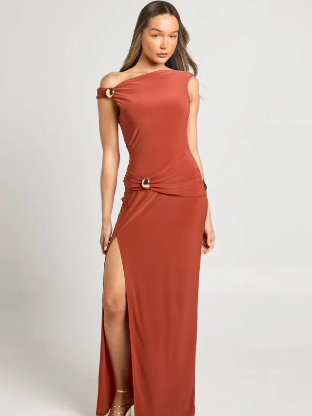 boohoo Dames Slinky Maxijurk Met Goudkleurige Details En Asymmetrische Halslijn Roest
