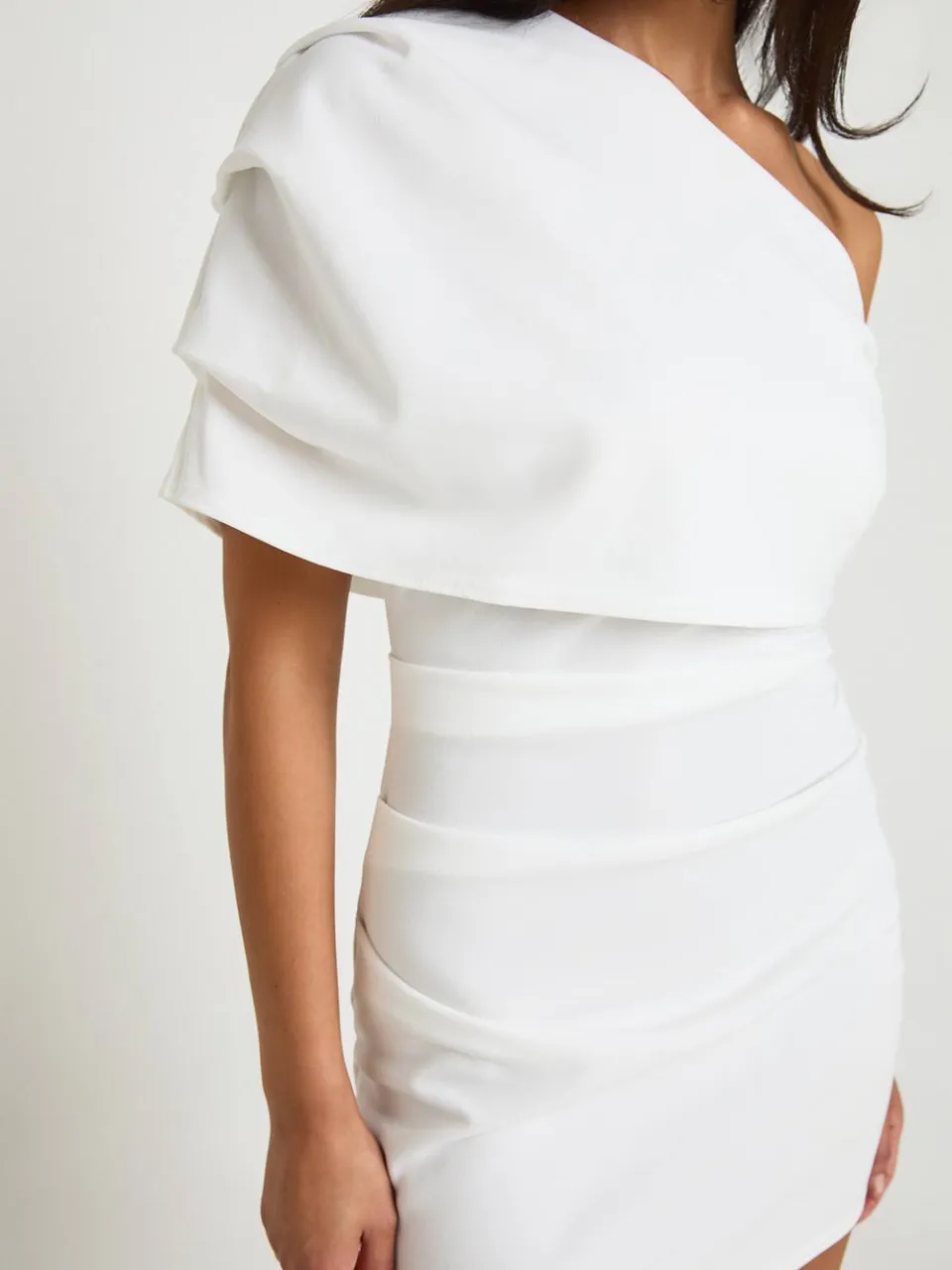 boohoo Dames Gedrapeerde Schouder Jersey Crepe Mini Jurk ivoor, foto 4