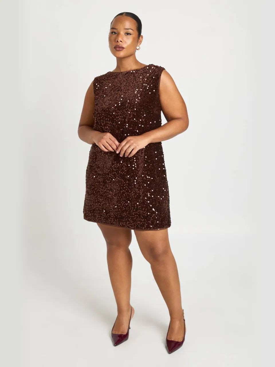 boohoo Dames Plus Fluwelen Pailletten Jurk Met Strik Op De Rug chocoladebruin, foto 2