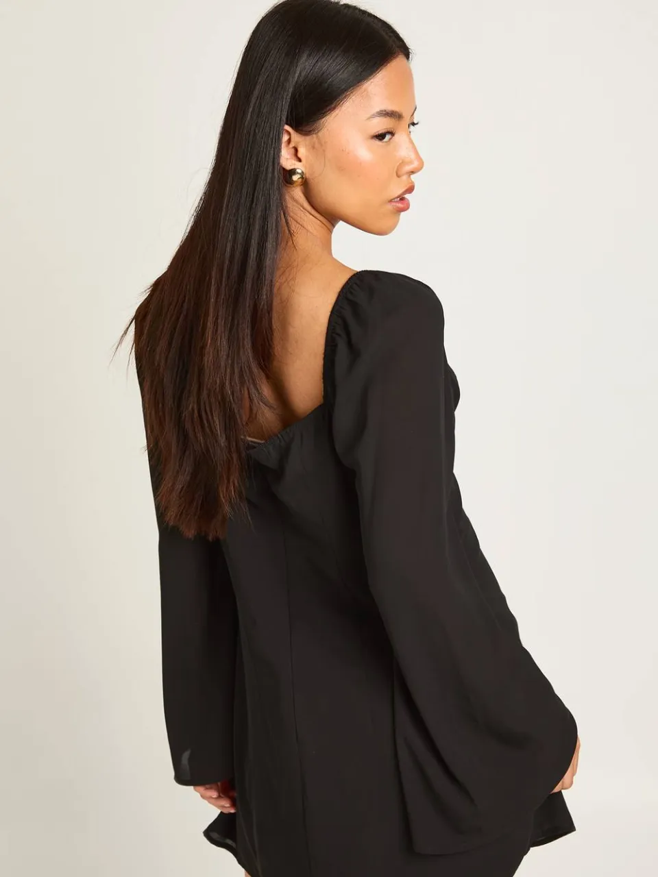 boohoo Dames Petite jurk met kanten cupdetail in melkmeisjestijl zwart, foto 2