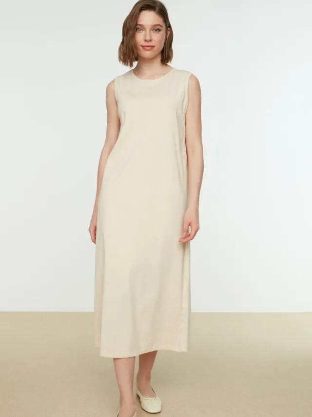 Trendyol Vrouwen Ronde hals A-lijn Maxi Bescheiden jurk Beige