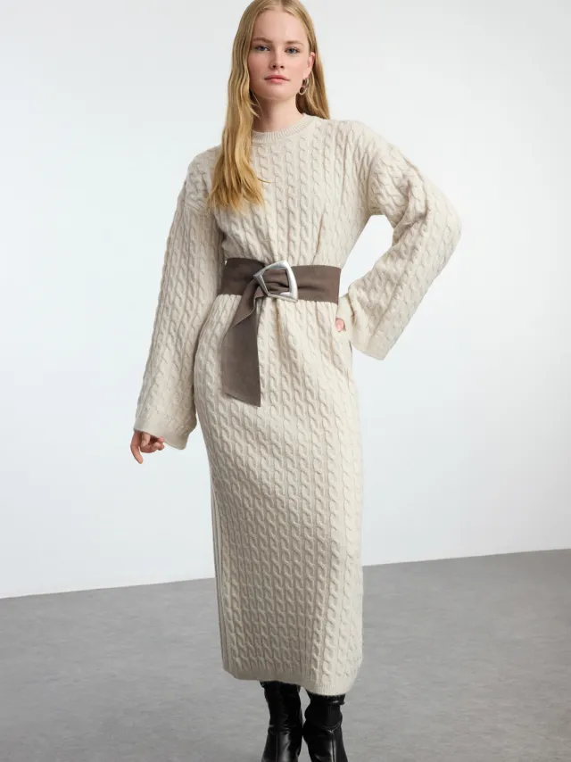 Turkishsouq Maxi-jurk voor dames met vlechtwerk, geschikt voor casual/dagelijks gebruik en aansluitend model met hijab. Beige