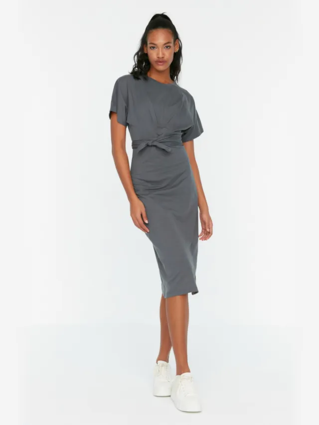 Trendyol TRENDYOLMİLLA Dames Grijs Effen Midi Kort Casual Bodycon Jurken