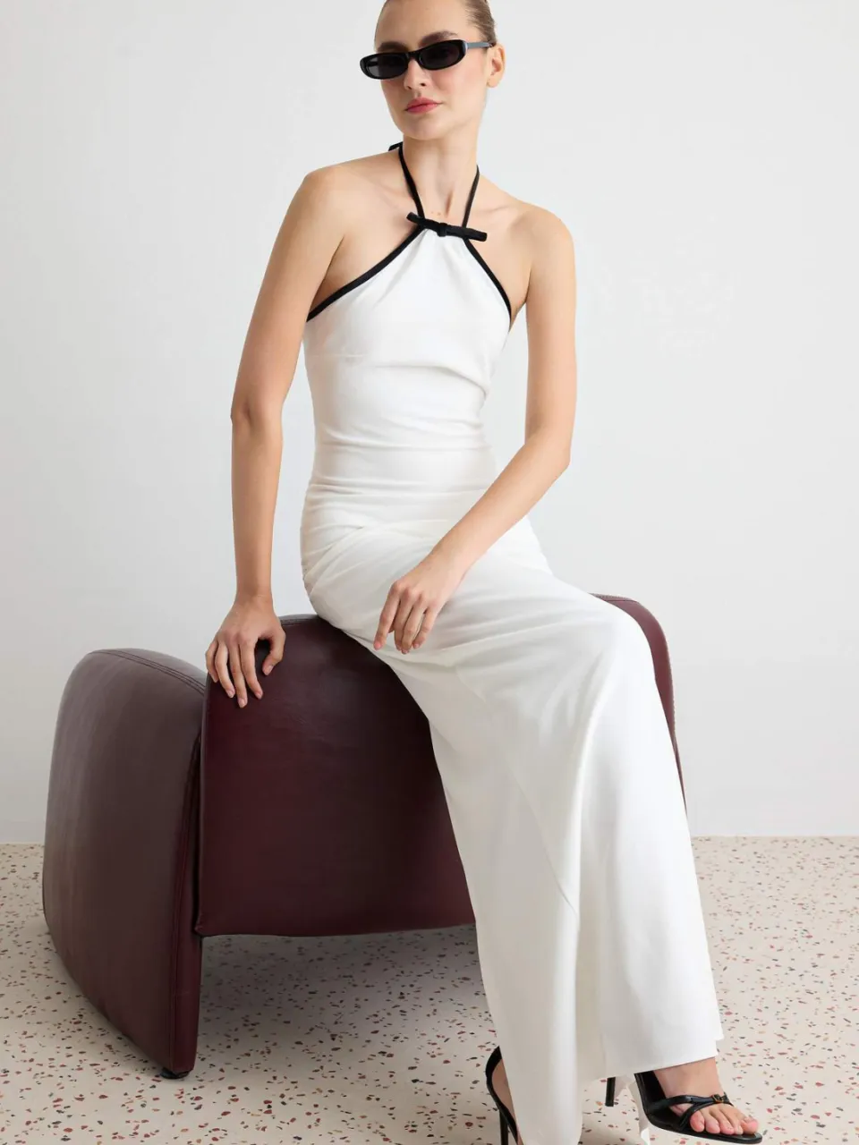 Trendyol TRENDYOLMİLLA Dames Wit Effen Maxi Mouwloos Recht Avond & Gala Jurk, foto 2