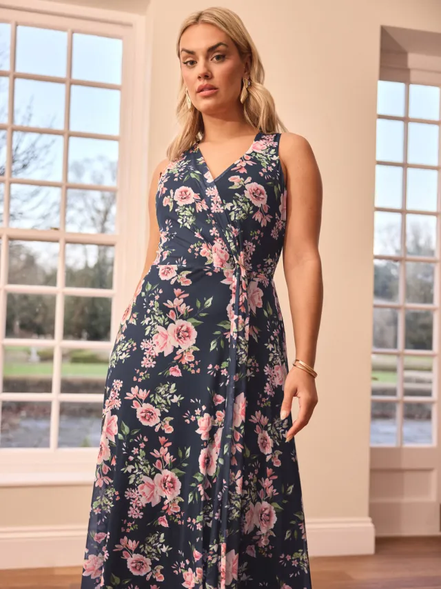 Yours London Lange Jurk Met Bloemenprint En Gedrapeerd Ontwerp In Donkerblauw/Roze Blue