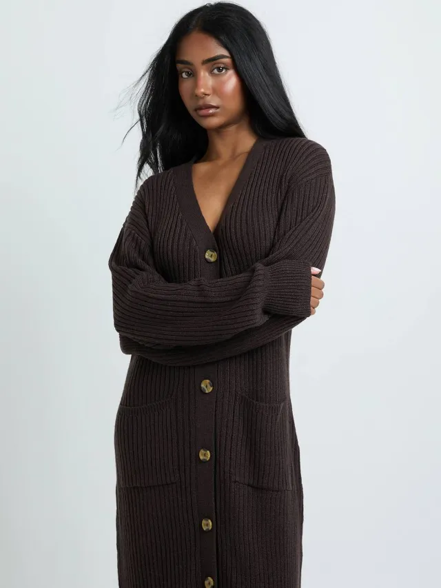 boohoo Dames Zachte Gebreide Midi Jurk Met Knoopsluiting Chocoladebruin