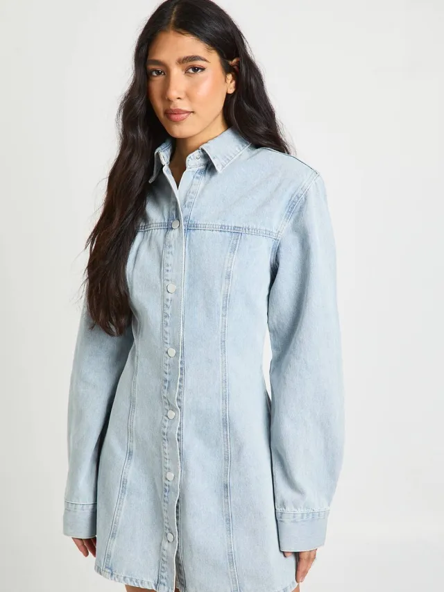 boohoo Dames Tall Denim Jurk Met Lange Mouwen En Getailleerde Taille Gebleekt Blauw