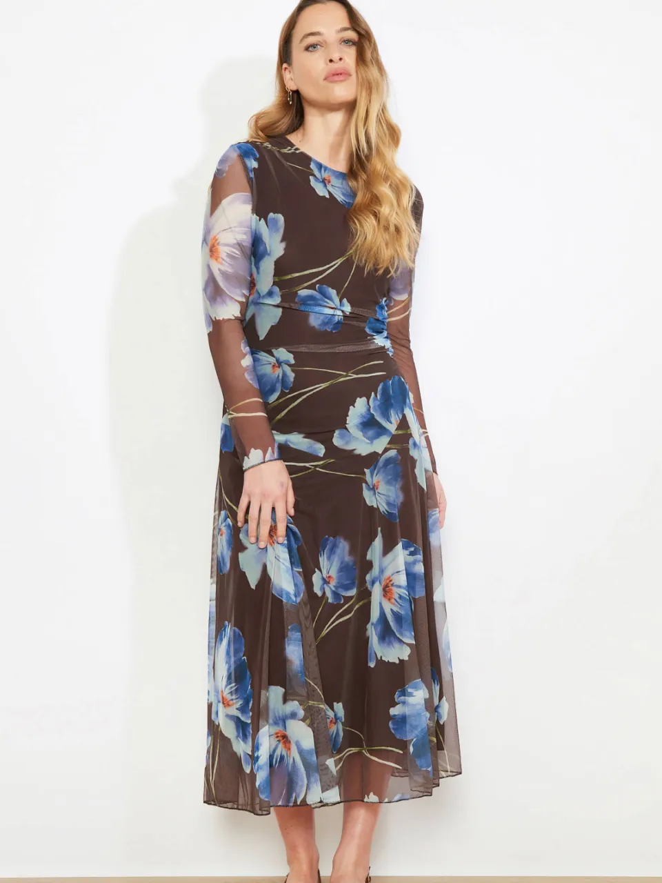 LOLALIZA gebloemde midi jurk bruin Bruin/blauw