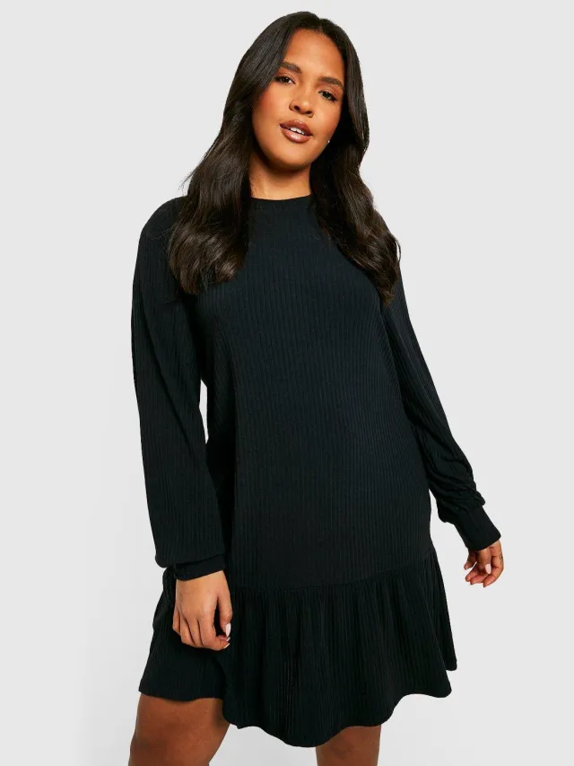 boohoo Dames Plus Soft Rib Ruffle Hem Smockjurk Zwart