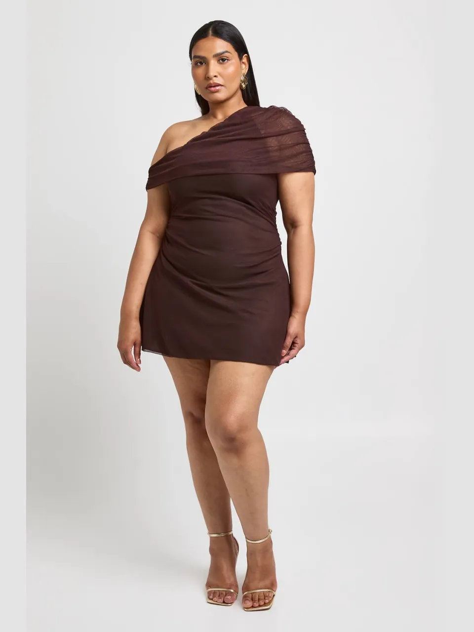 boohoo Dames Plus-shoulder Mini Jurk chocoladebruin, foto 3