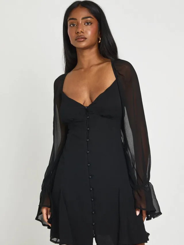 boohoo Dames Getextureerde Chiffon Godet Zoom Mini Jurk Zwart