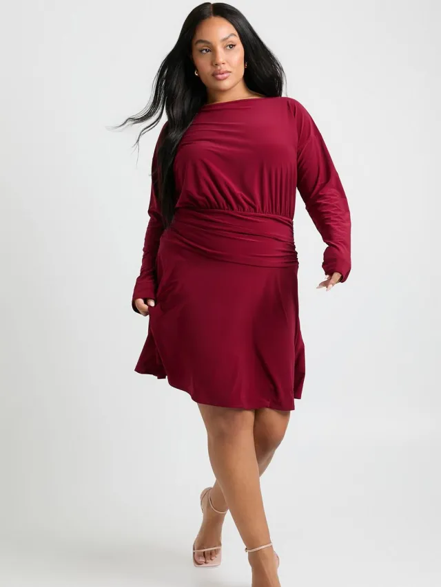 boohoo Dames Plus lange mouwen gerafeld zijpaneel taille skaterjurk Bessen