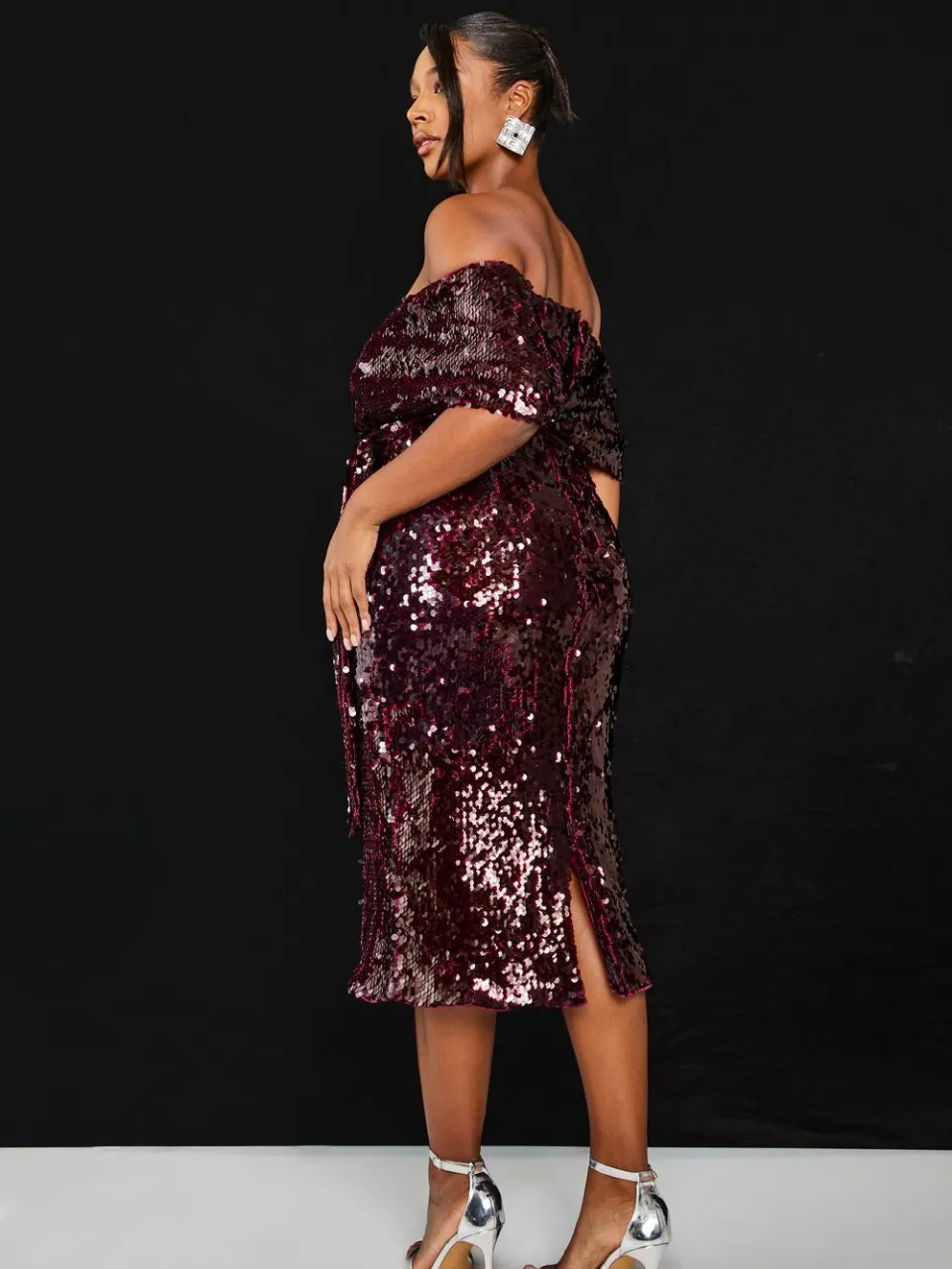 boohoo Dames Plus Premium Pailletten Off The Shoulder Midi Jurk malbec, foto 2