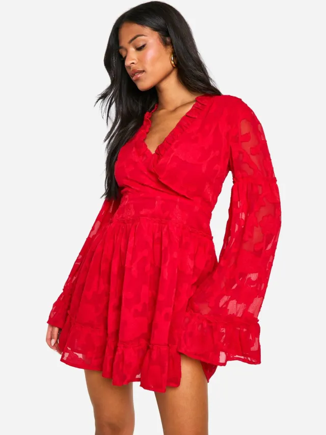 boohoo Dames Tall Burnout Floral Ruffle Skater Dress Rood