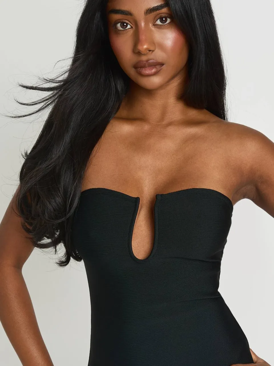 boohoo Dames Premium Bandage Bandeau Mini Jurk zwart, foto 4