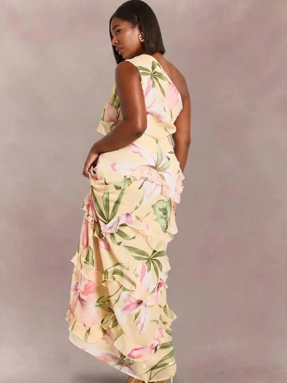 boohoo Dames Plus Bloemen Chiffon Asymmetrische Maxi Jurk citroen, foto 3