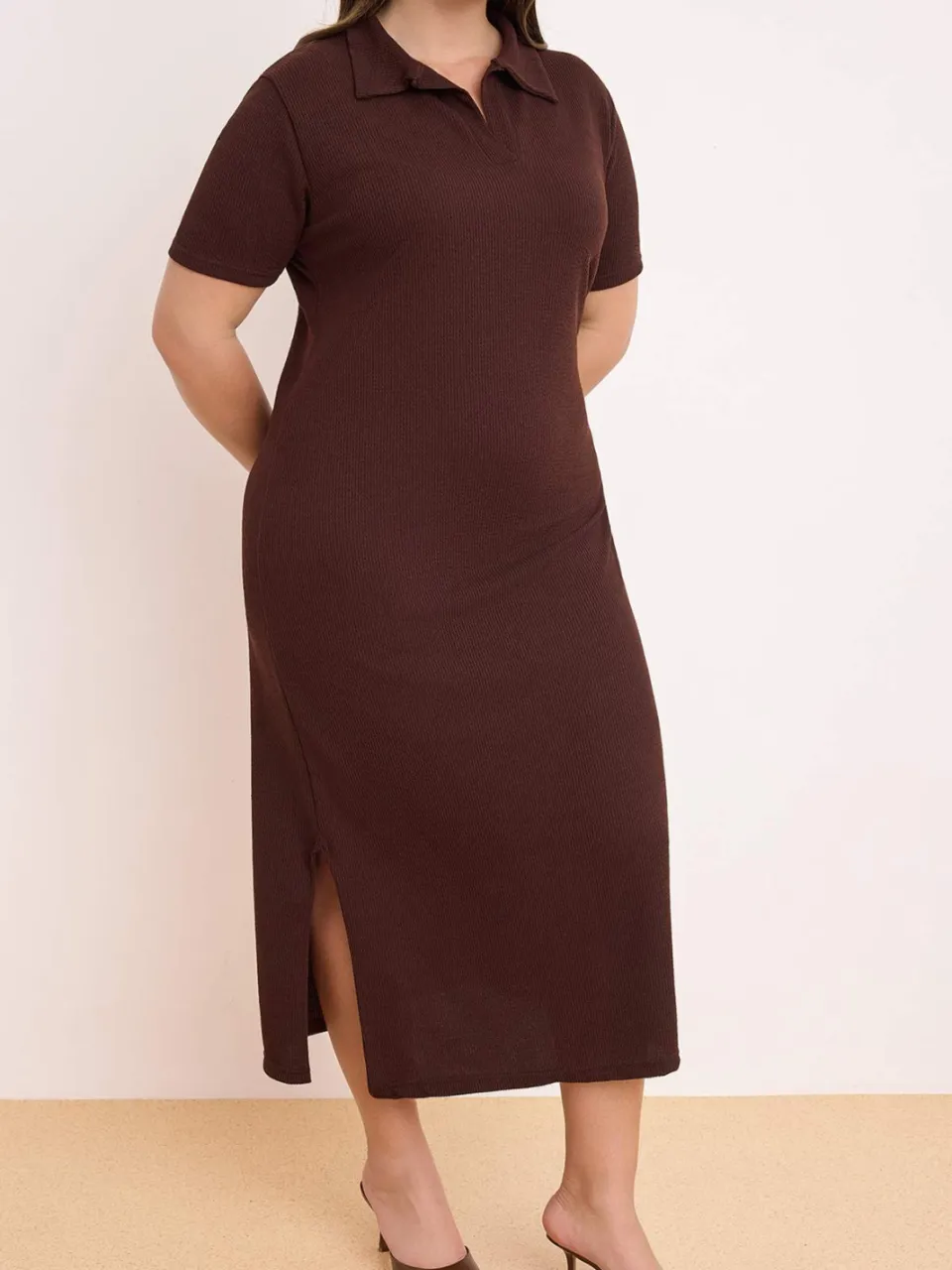 Trendyol Curve Dames Bruin Effen Kort / Mini Kort Casual Recht Grote maten Jurk, foto 2