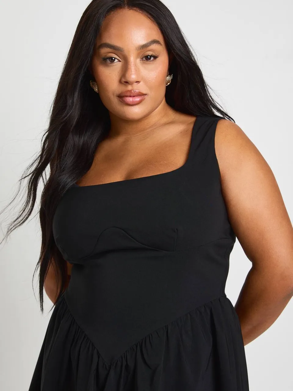boohoo Dames Plus Bengaline Diepe V-hals Skaterjurk zwart, foto 4