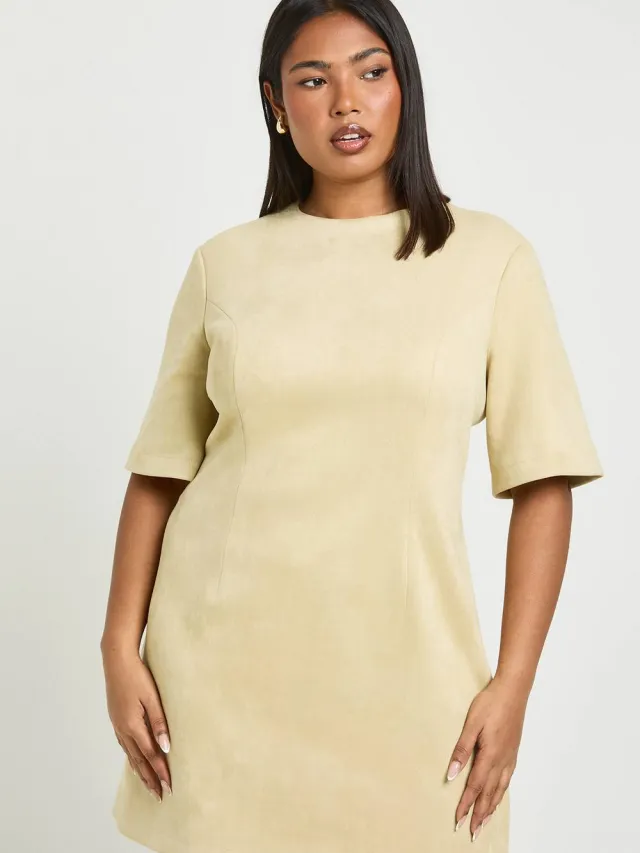 boohoo Dames Plus Suede Boxy T-shirt Jurk Boter