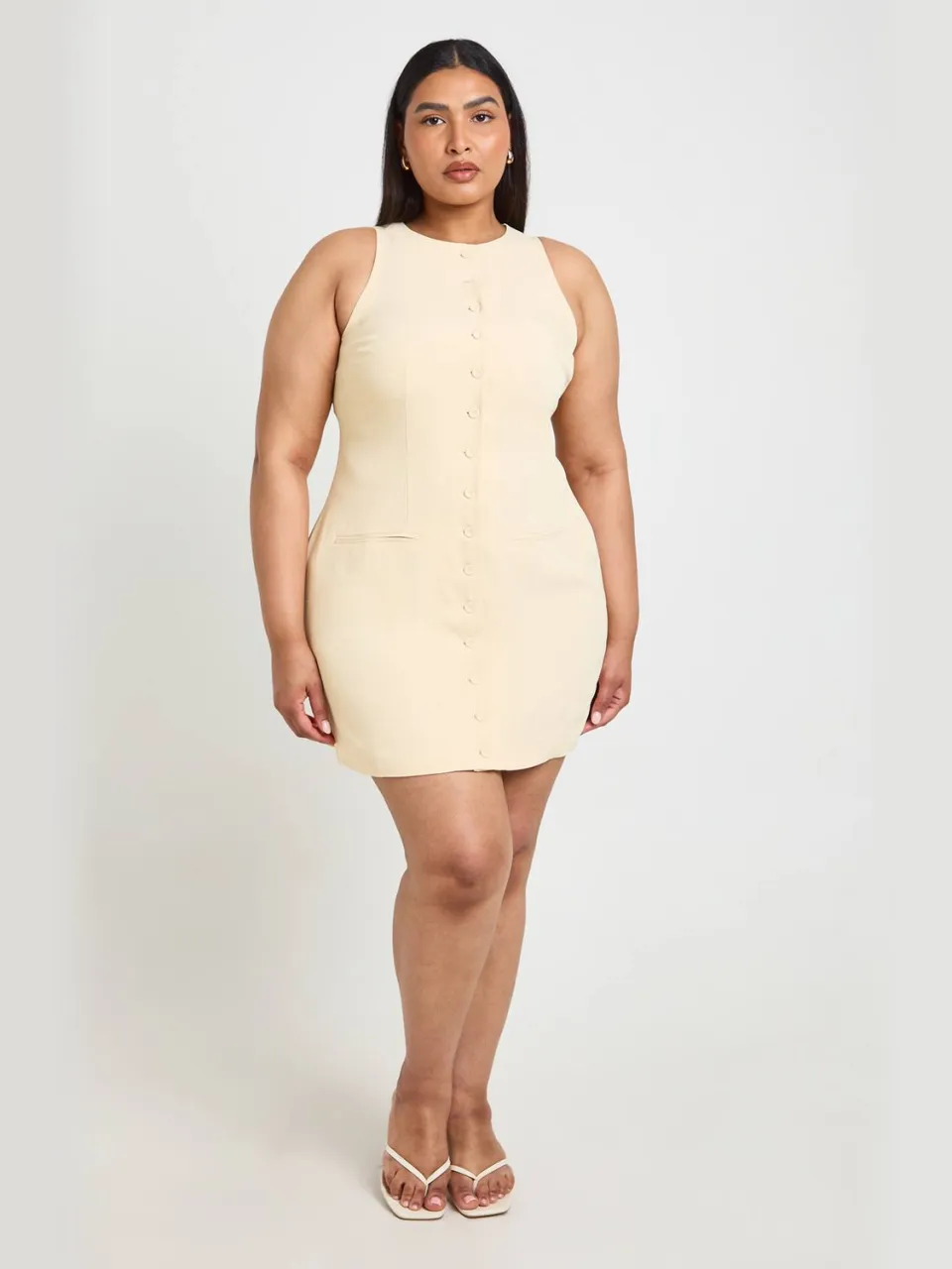 boohoo Dames Getailleerde Mini-jurk Met Knoopsluiting Aan De Voorkant In Plusmaat boter, foto 3