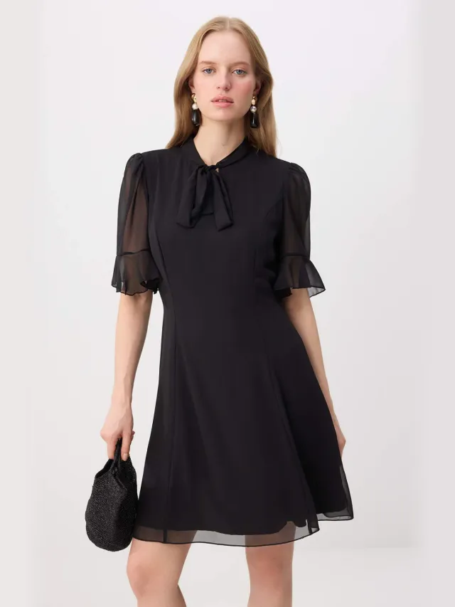 Trendyol TRENDYOLMİLLA Dames Zwart Effen Kort / Mini Kort A-lijn Jurken