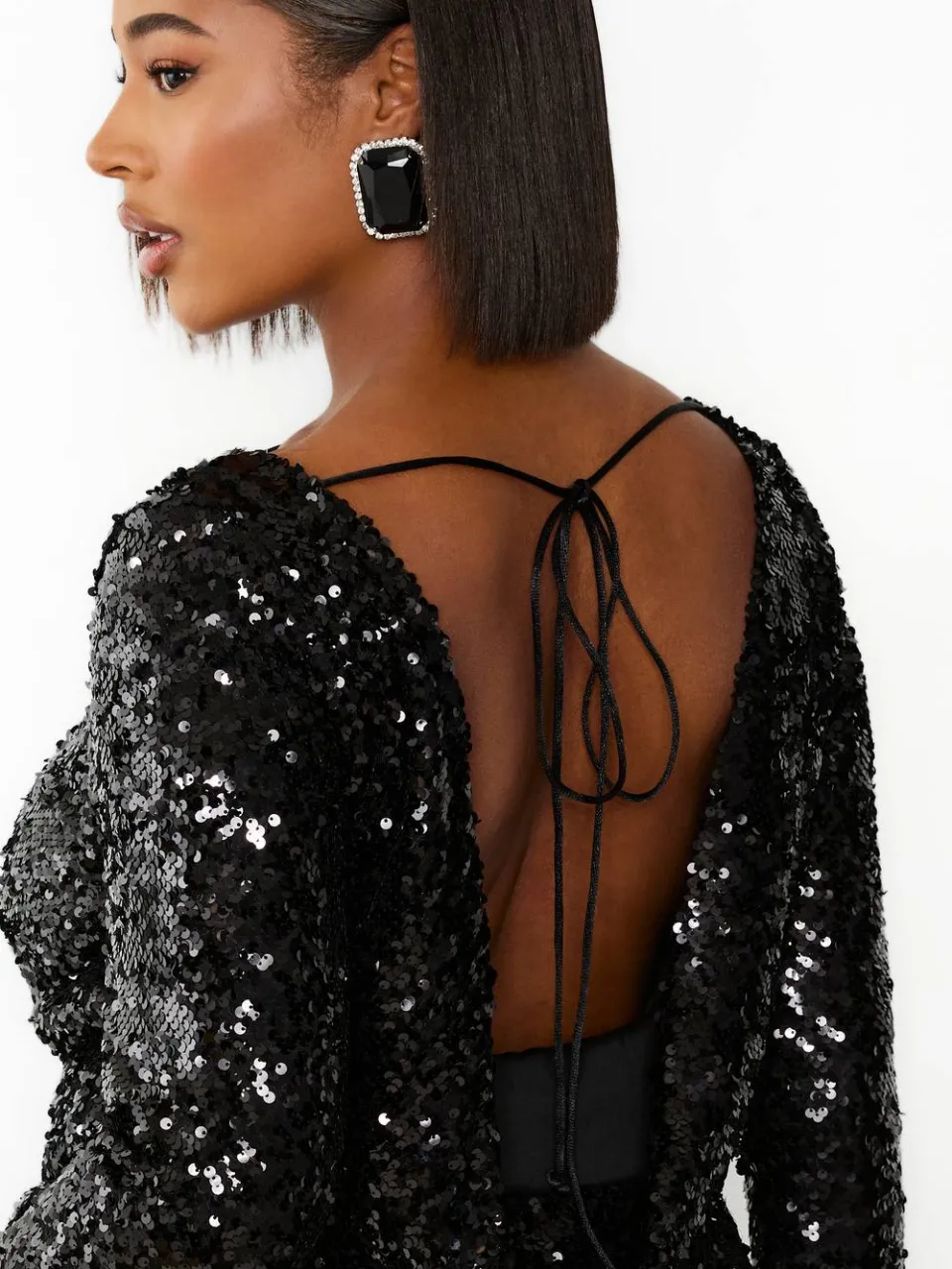 boohoo Dames Plus Pailletten Cowl Rug Mini-jurk met Lange Mouwen zwart, foto 3