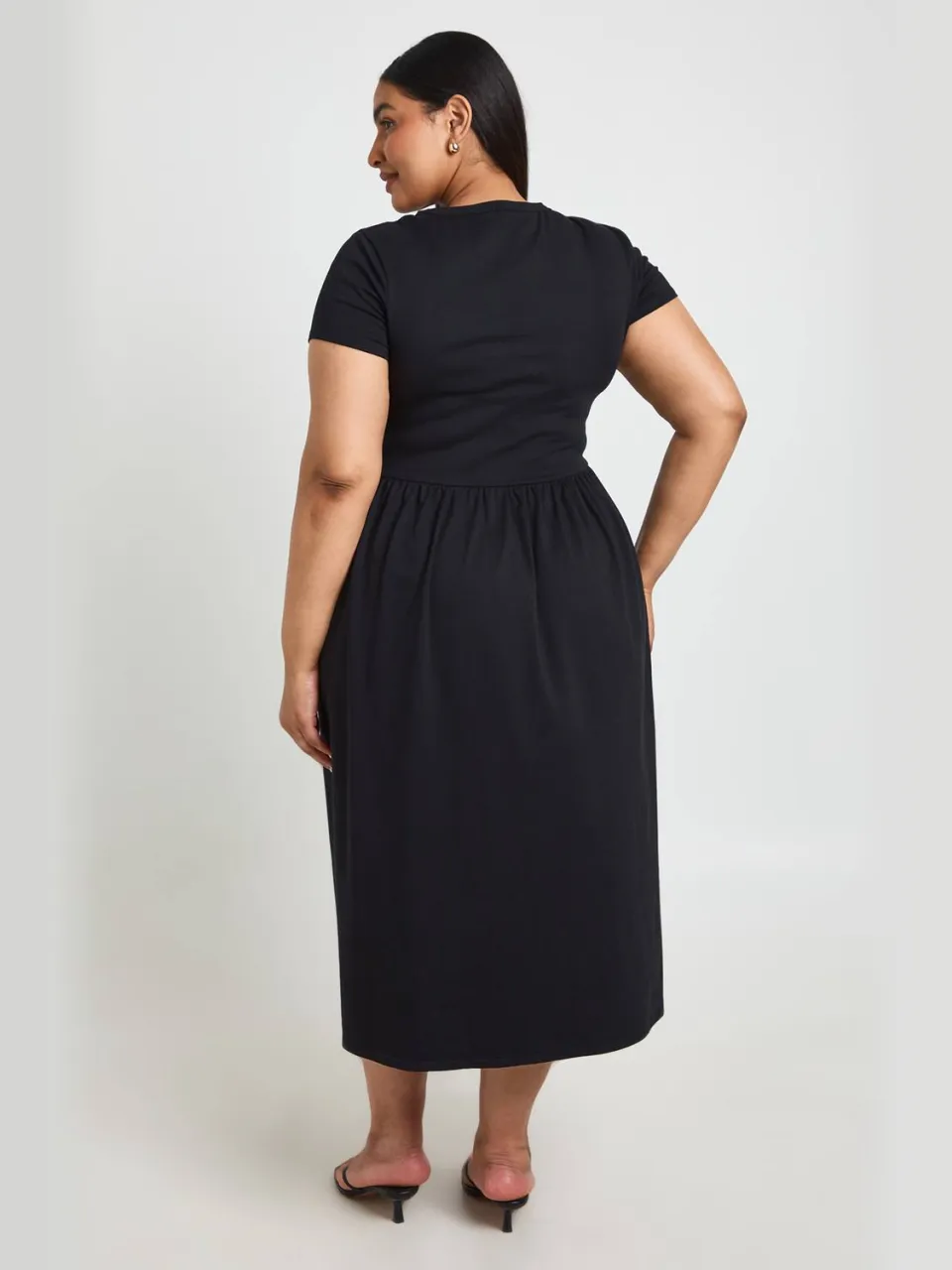 boohoo Dames Plus Katoenen Midi-jurk Met Getailleerde Taille En Korte Mouwen zwart, foto 2