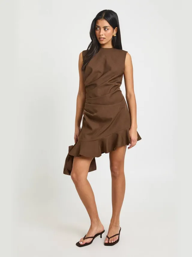 boohoo Dames Geplooid Mini Jurkje met Ruffle Zoom Zonder Mouwen Taupe