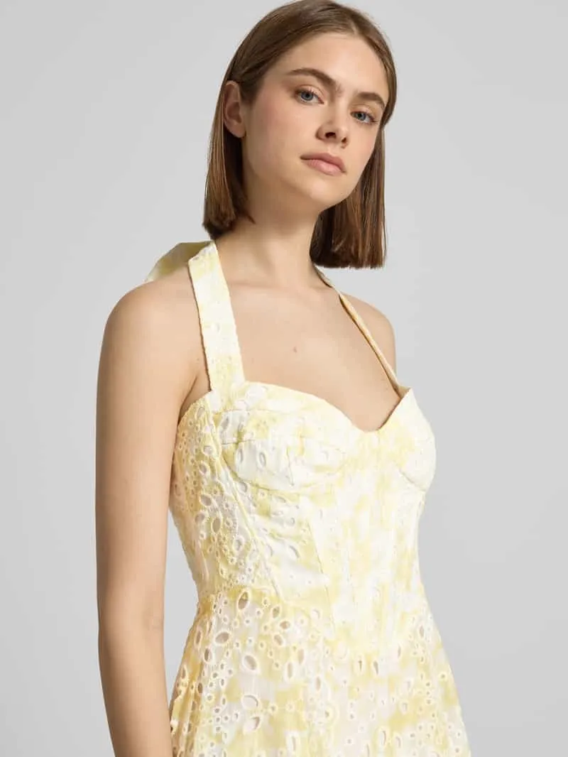 bardot midi-jurk met halter en ajourwerk model 'POLLIE' geel, foto 5