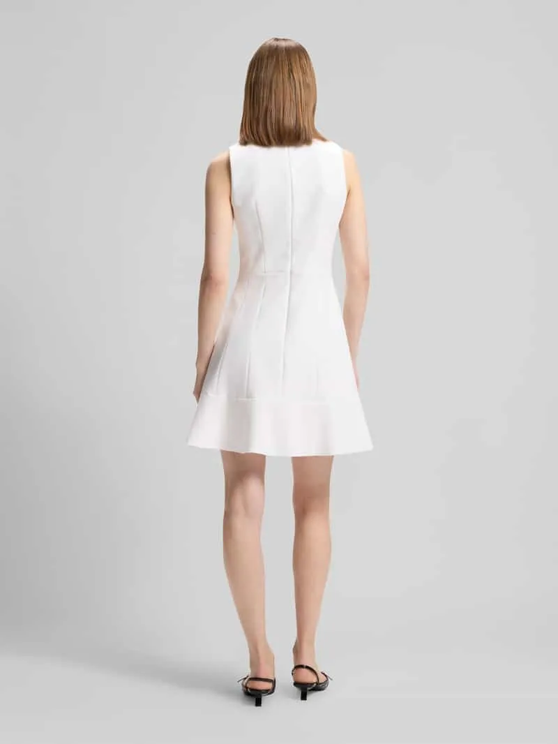 Hugo Nauwsluitende vrijetijdsjurk met diepe V-hals model 'KERSTY' offwhite, foto 3