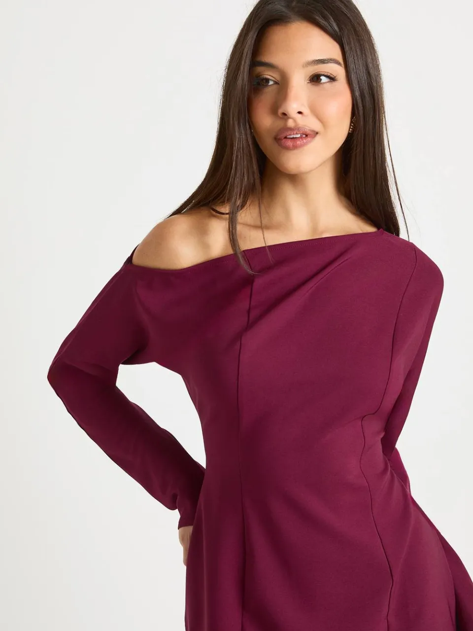 boohoo Dames Gestructureerde Bardot Mini Shift-jurk bordeaux rood, foto 4