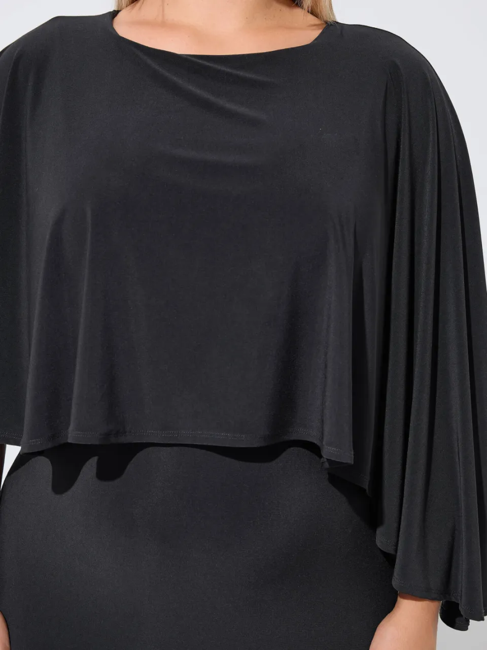 Limited Collection Zwarte Jurk Met Cape, foto 5