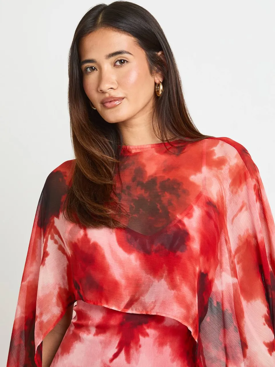 boohoo Dames Chiffon Maxi Jurk Met Bloemenprint En Cape Detail rood, foto 3