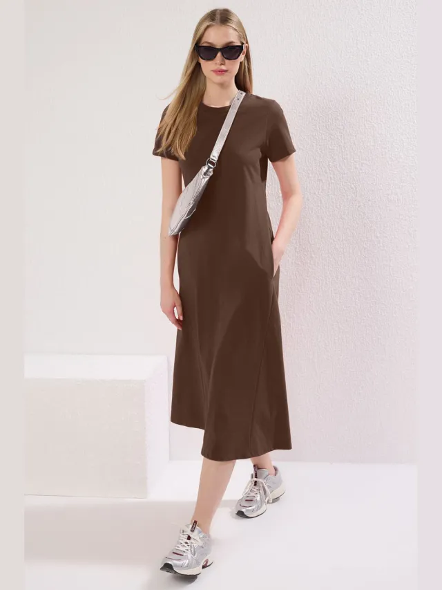 Trendyol TRENDYOLMİLLA Dames Bruin Effen Midi Kort Casual A-lijn Jurken