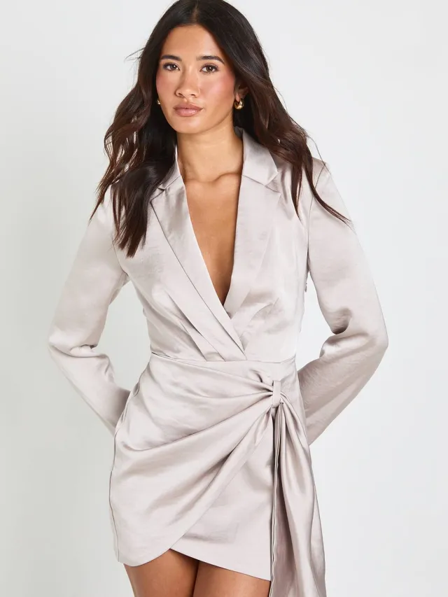 boohoo Dames Getailleerde Blazerjurk Met Overslag En Gestructureerde Pasvorm Champagne
