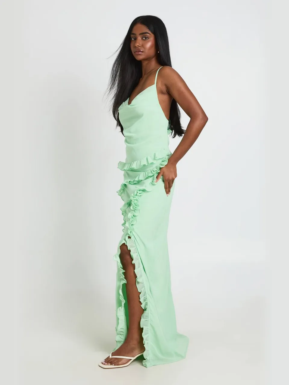 boohoo Dames Chiffon Maxi Jurk Met Watervalhals En Ruche Details munt, foto 2