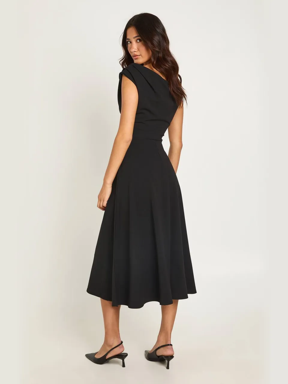 boohoo Dames Jersey Crepe Gedrapeerde Schouder Midi Skater Jurk zwart, foto 2