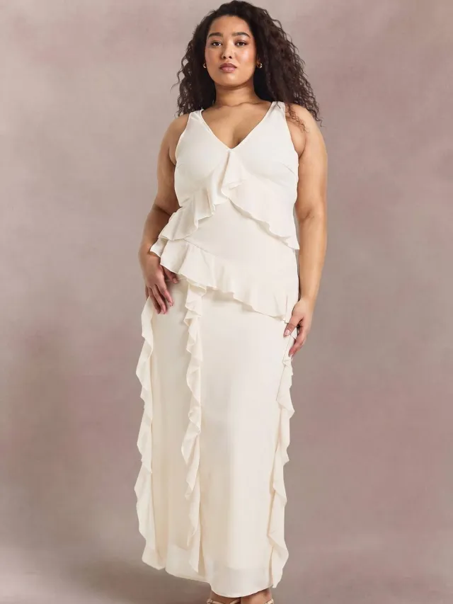 boohoo Dames Plus Asymmetrische Maxi Jurk Met Ruches Op De Taille Ecru