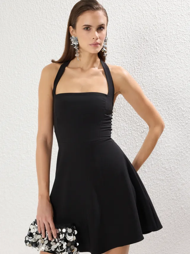 Trendyol TRENDYOLMİLLA Dames Zwart Effen Kort / Mini Mouwloos Stijlvol/Avond Skater Jurken