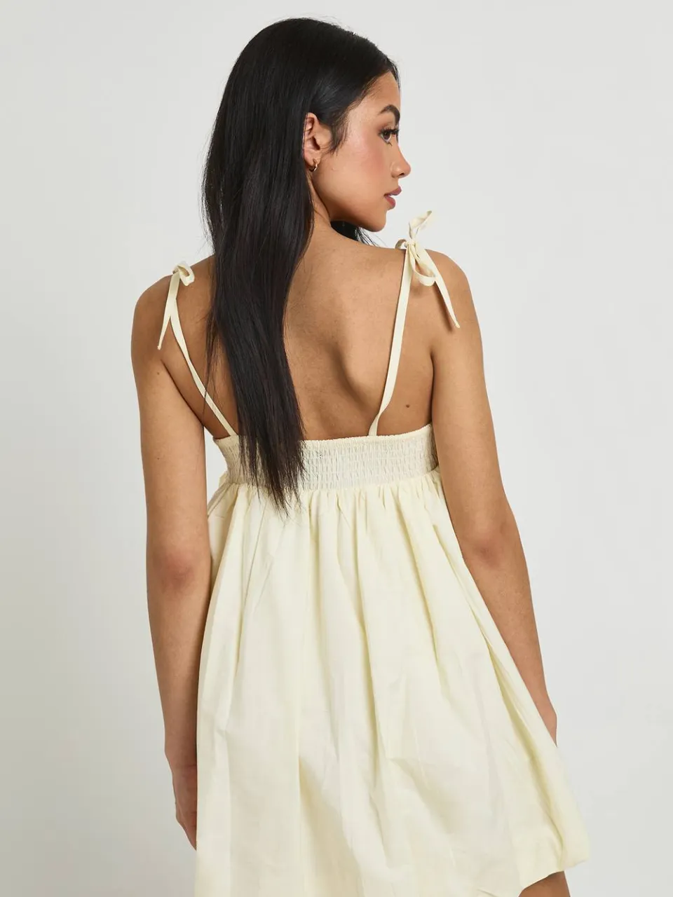 boohoo Dames Katoenen Poplin Puff Ball Mini Jurk citroen, foto 2